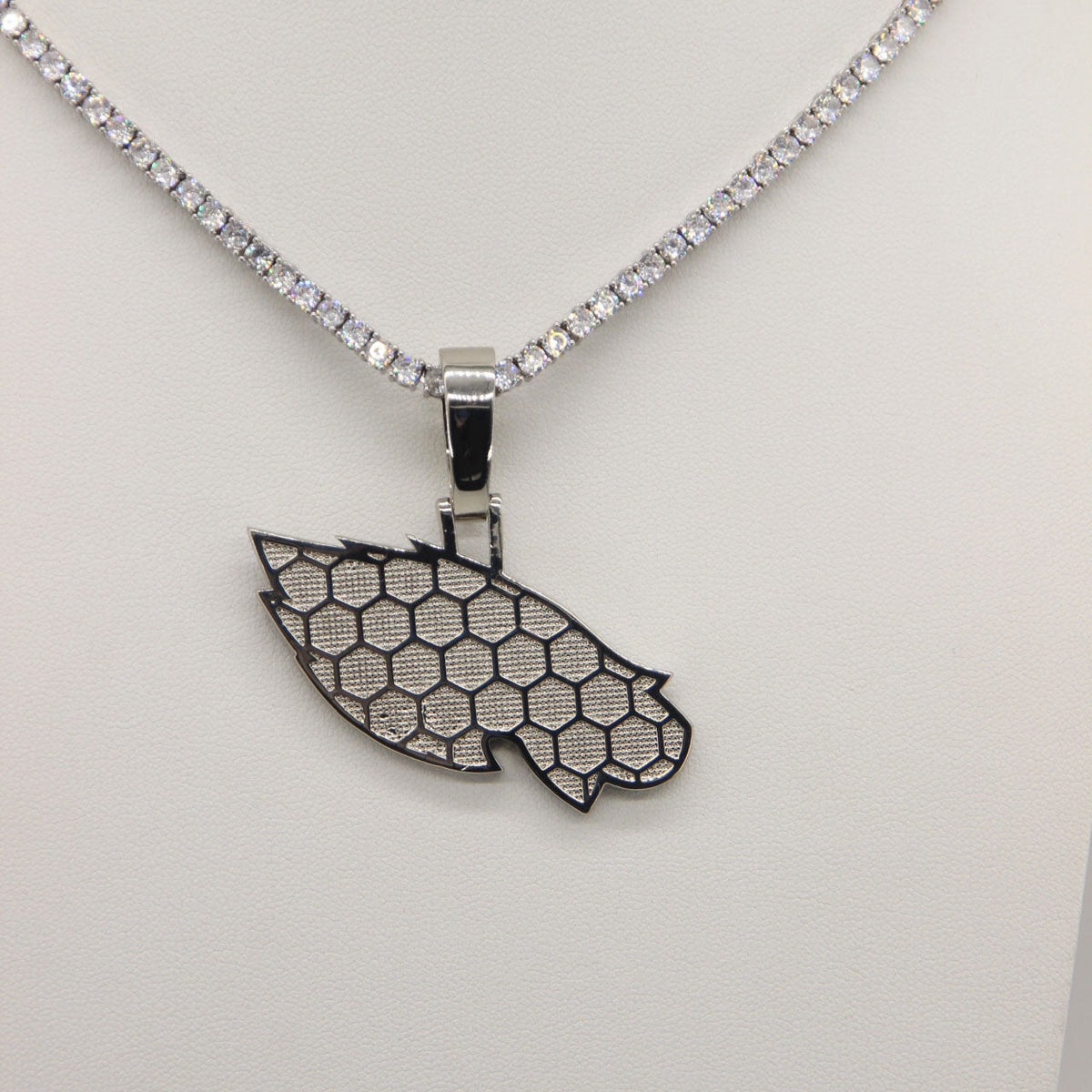 Philadelphia Eagles Zircon Pendant Necklace – Perfect Fan Gift for Game Day & Holidays